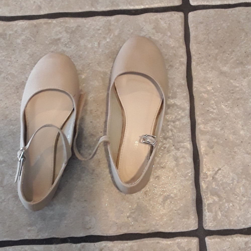 Dress shoes
